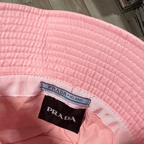 Prada bucket hat - Picture 3 of 3